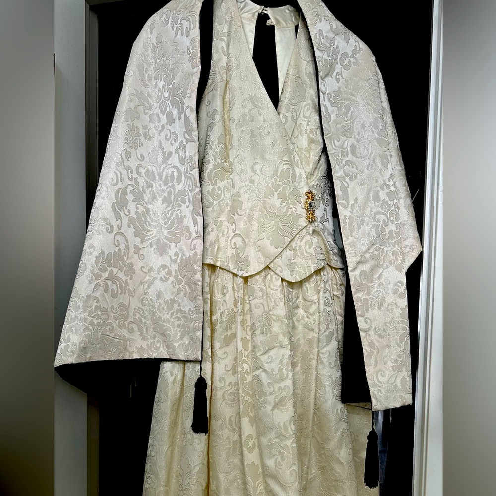 Vintage Jessica McClintock evening gown, cream with gold in the embroidery.